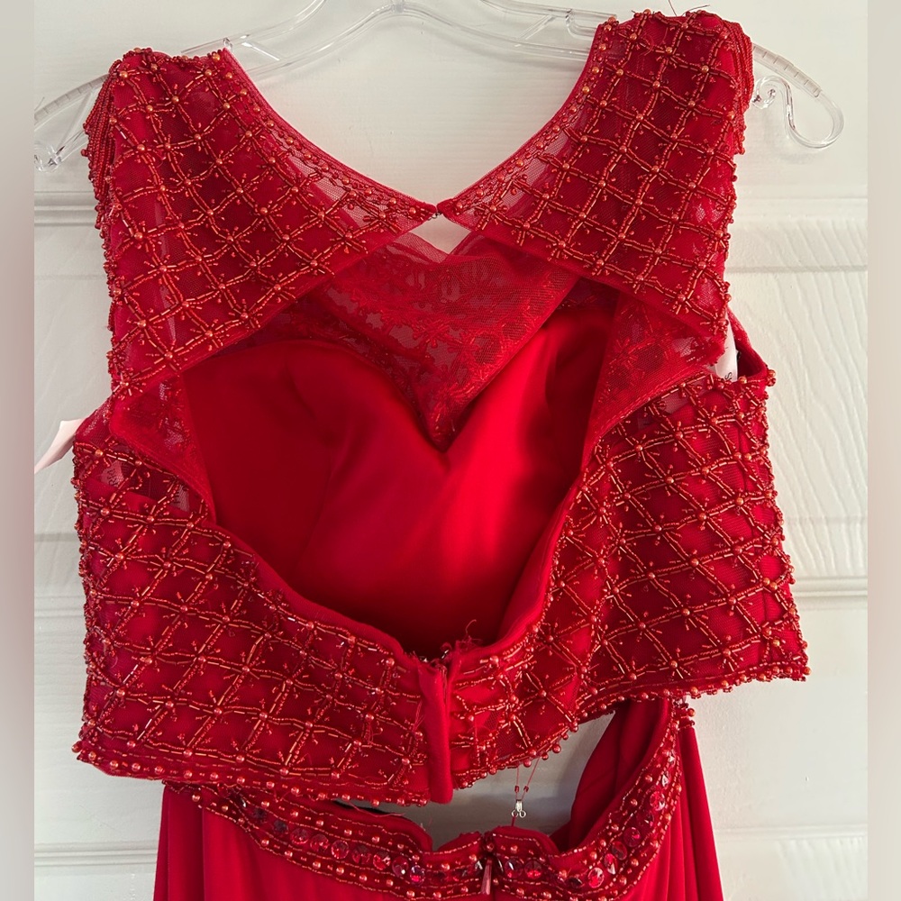 SHERRI HILL RED TWO PEICE DRESS 6 - Picture 9 of 9